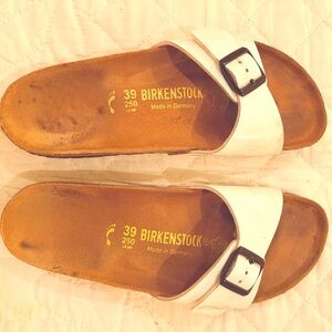 Birkenstock Women's Madrid
Birko-Flor in White/sz 39/US8-8.5/verygoodcondition